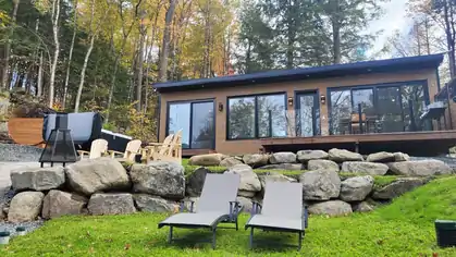 Endroit détente avec chaises longues